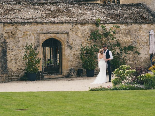 Luke and Hannah&apos;s Wedding in Brize Norton, Oxfordshire 52