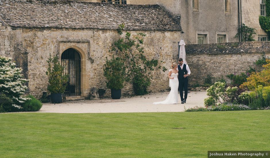 Luke and Hannah's Wedding in Brize Norton, Oxfordshire