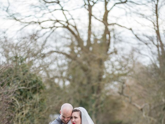 Melanie and Liam&apos;s Wedding in Aldermaston, Berkshire 10