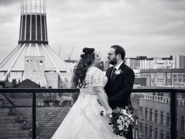 Hannah and Simon&apos;s Wedding in Liverpool, Merseyside 1