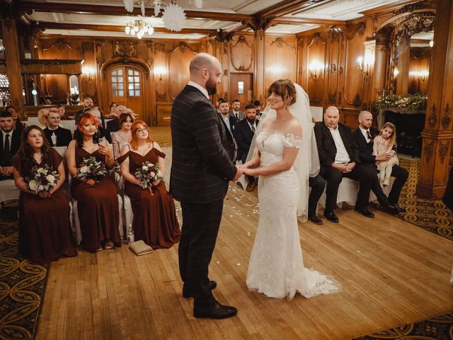 Paul and Leanne's Wedding in Alnwick, Northumberland 9