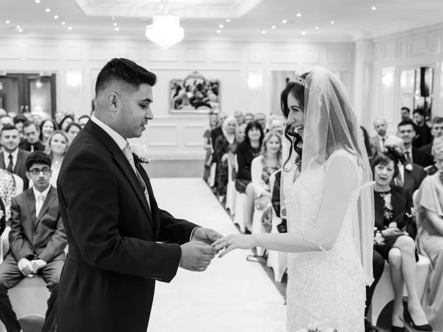 Amin and Vicky&apos;s Wedding in Burnham, Buckinghamshire 4