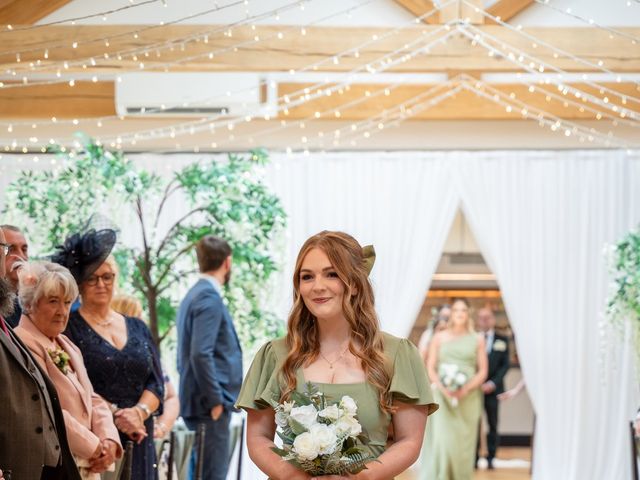 Lauren and Shaun's Wedding in Chester, Cheshire 13