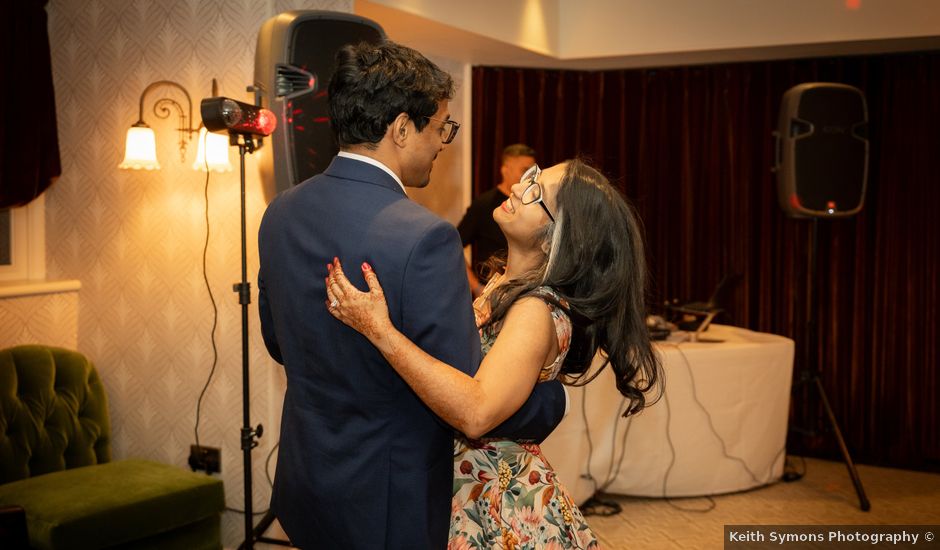 Groom and Bride's Wedding in Cambridge, Cambridgeshire