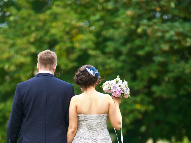 Simon and Jen&apos;s Wedding in Biggleswade, Bedfordshire 11