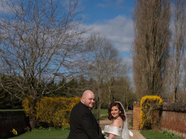 Laura and Antony&apos;s Wedding in Maidenhead, Berkshire 27