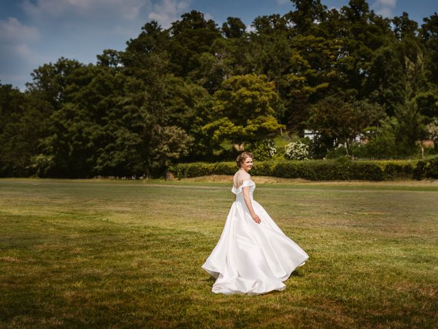 James and Hannah&apos;s Wedding in Henley On Thames, Oxfordshire 56