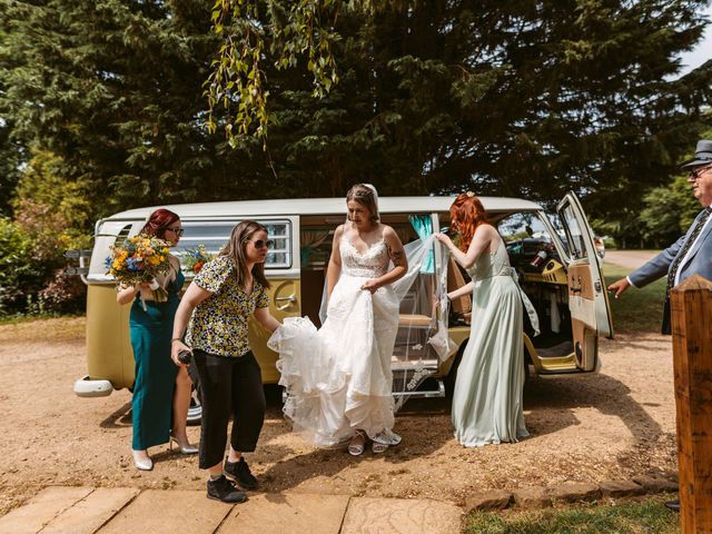 Alex and Kate's Wedding in Banbury, Oxfordshire 17