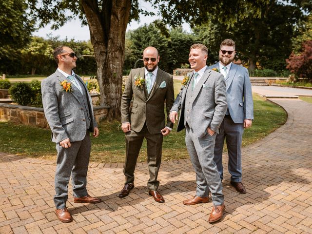 Alex and Kate's Wedding in Banbury, Oxfordshire 20