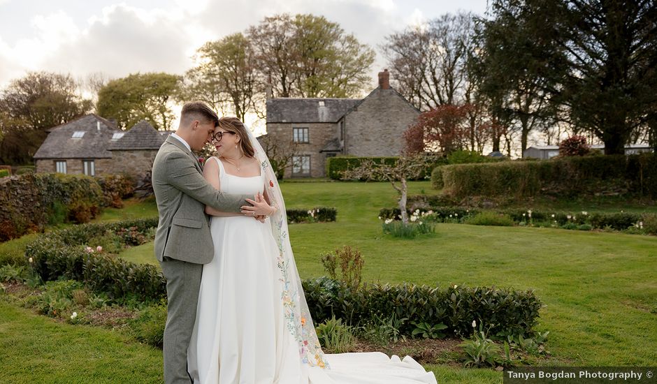 Alex and Christina's Wedding in Liskeard, Cornwall