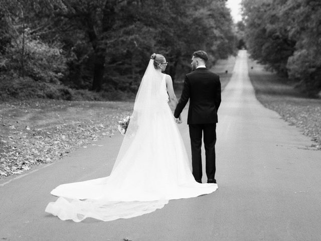 Liam and Ellie&apos;s Wedding in Bracknell, Berkshire 6