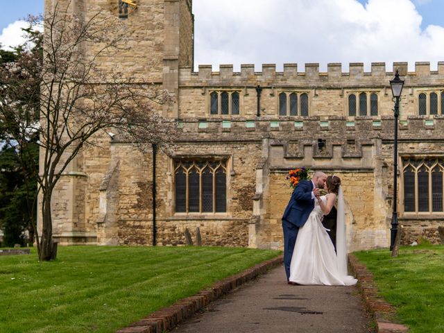 Oliver and Sophie&apos;s Wedding in Milton Keynes, Buckinghamshire 10