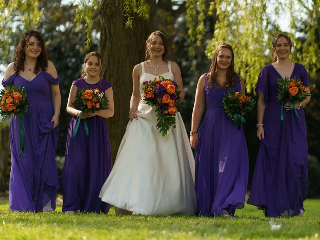 Oliver and Sophie&apos;s Wedding in Milton Keynes, Buckinghamshire 4