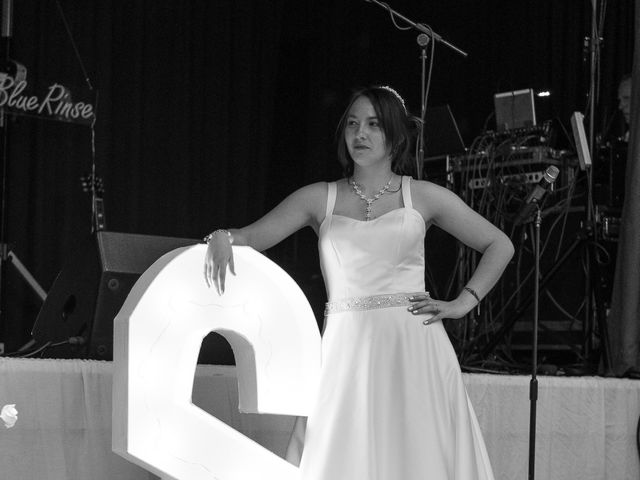 Oliver and Sophie&apos;s Wedding in Milton Keynes, Buckinghamshire 21