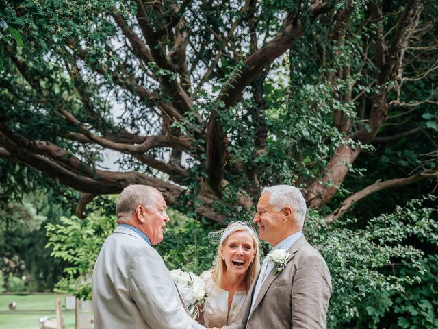 Michelle and John&apos;s Wedding in Oxon, Oxfordshire 9