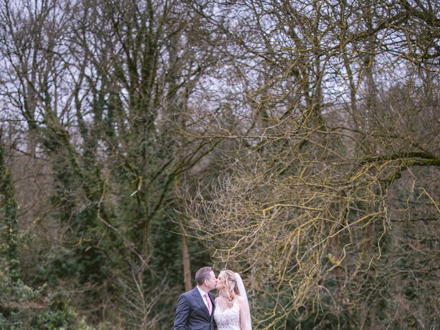 Claire and Doug&apos;s Wedding in Bibury, Gloucestershire 8