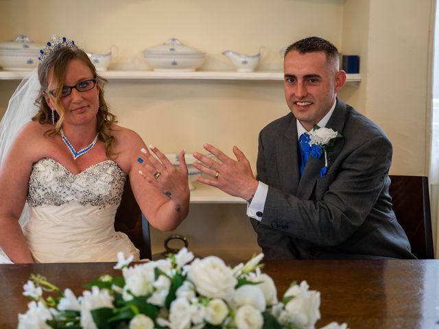 Rachel and Ian&apos;s Wedding in Doncaster, South Yorkshire 10