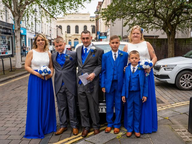 Rachel and Ian&apos;s Wedding in Doncaster, South Yorkshire 20