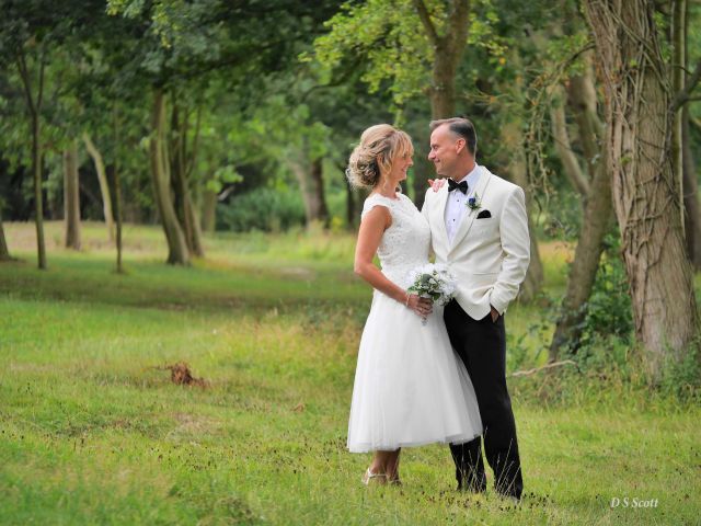 Dave and Nicole&apos;s Wedding in Great Totham, Essex 6