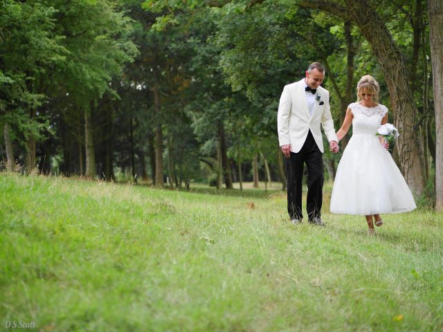 Dave and Nicole&apos;s Wedding in Great Totham, Essex 2