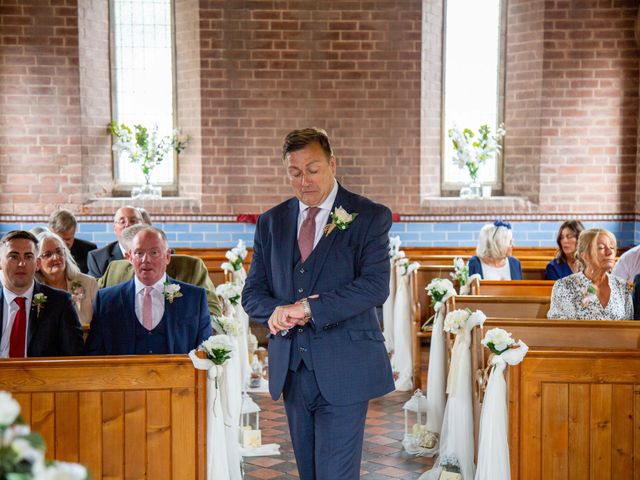 Rachel and Richard&apos;s Wedding in Eastwood, Nottinghamshire 1