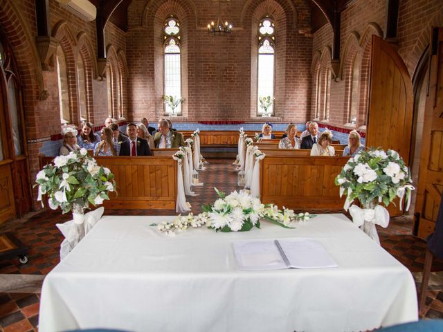 Rachel and Richard&apos;s Wedding in Eastwood, Nottinghamshire 9