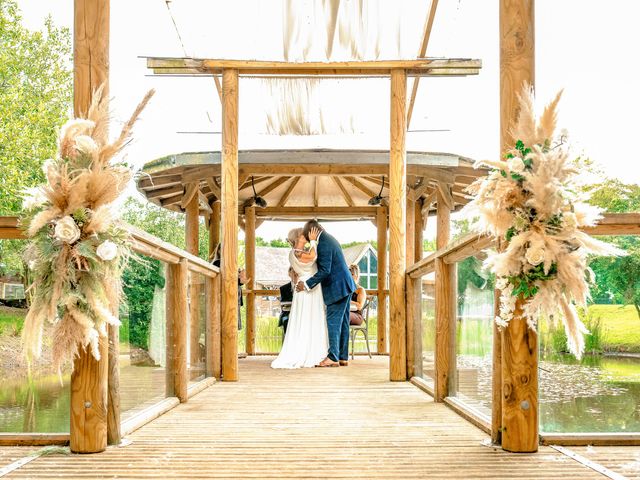 BASSEY and LISA&apos;s Wedding in Driffield, East Riding of Yorkshire 36