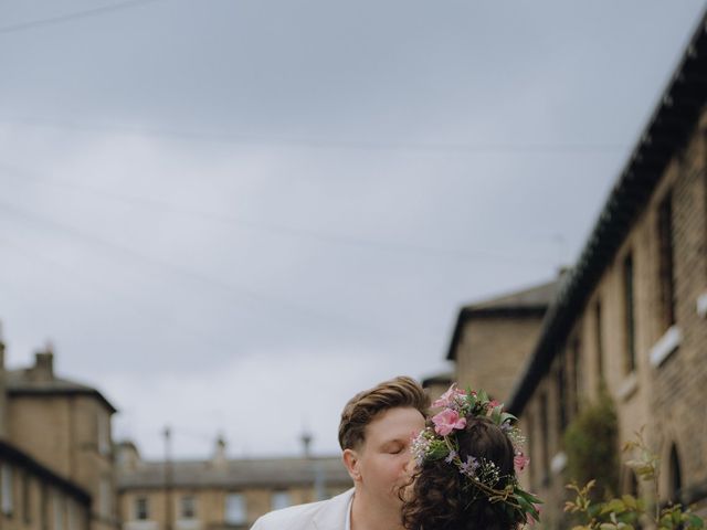 Harry and Ceilan&apos;s Wedding in Shipley, West Yorkshire 524