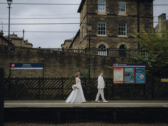 Harry and Ceilan&apos;s Wedding in Shipley, West Yorkshire 561