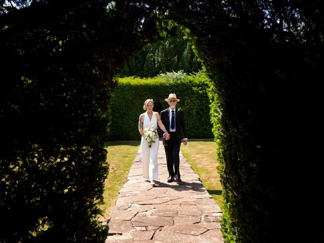 Anna and Jon&apos;s Wedding in Bristol City, Bristol 7