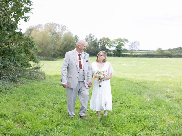 Nigel and Lorraine&apos;s Wedding in Bicester, Oxfordshire 13