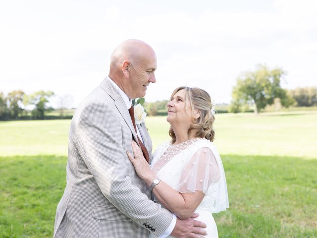 Nigel and Lorraine&apos;s Wedding in Bicester, Oxfordshire 14