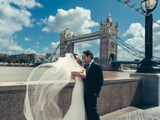 Micheal and Eve&apos;s Wedding in London Bridge, East Central London 191