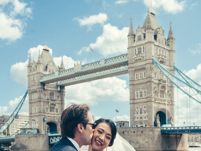 Micheal and Eve&apos;s Wedding in London Bridge, East Central London 199