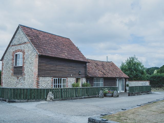 Luke and Leanne&apos;s Wedding in Devizes, Wiltshire 11