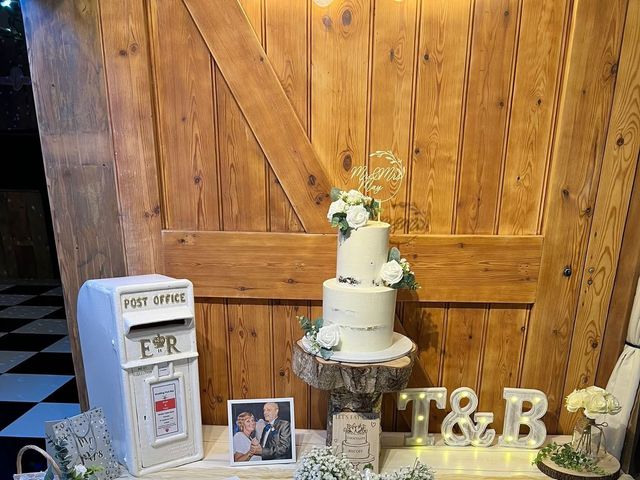 Tyler and Beth 's Wedding in Long Crendon, Buckinghamshire 3