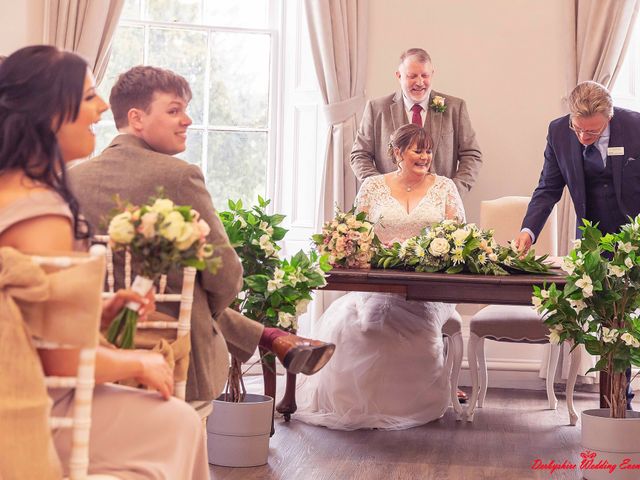 Gail and Clive's Wedding in Eastwood, Nottinghamshire 3