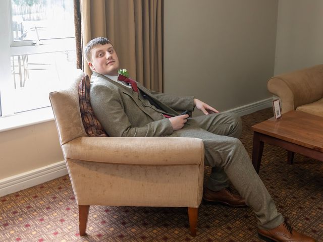 Gail and Clive's Wedding in Eastwood, Nottinghamshire 87