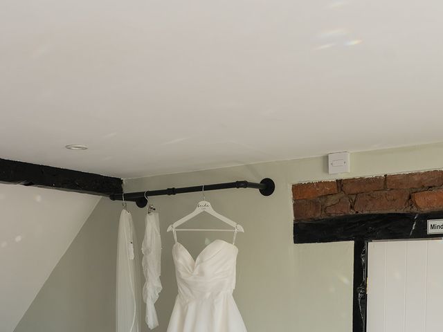 Joe and Lisa's Wedding in Wilmslow, Cheshire 3
