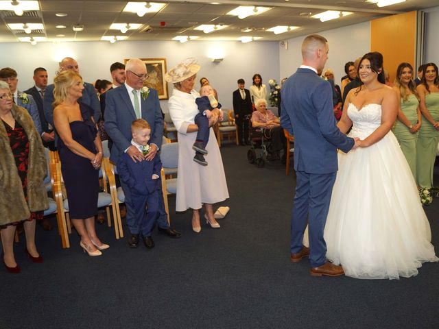 Gaz and Ash&apos;s Wedding in Blackburn, Lancashire 18