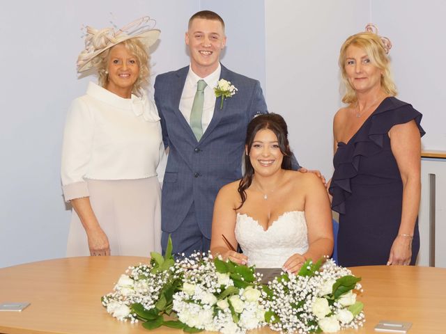 Gaz and Ash&apos;s Wedding in Blackburn, Lancashire 25