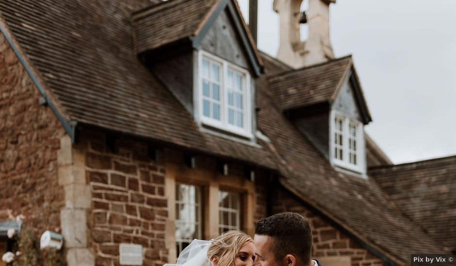 Steve and Issy's Wedding in Bridgenorth, Shropshire