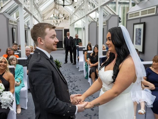 Samantha and Daniel's Wedding in Dundee, Fife &amp; Angus 7