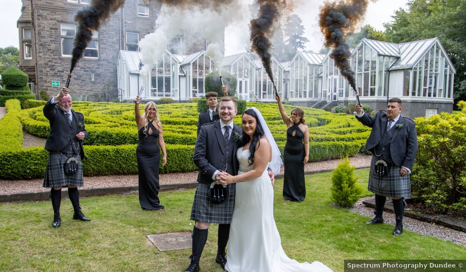 Samantha and Daniel's Wedding in Dundee, Fife & Angus