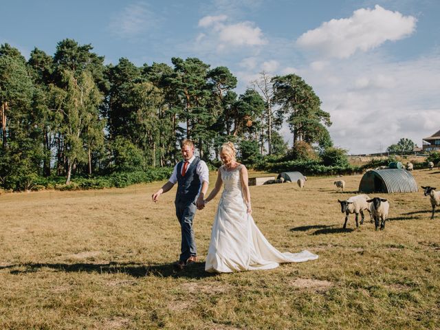 Oliver and Joanne&apos;s Wedding in Pangbourne, Berkshire 3