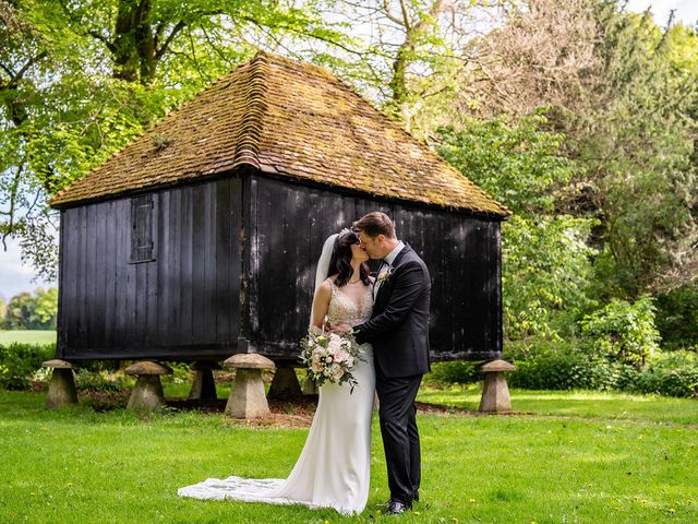 Simon and Lamia&apos;s Wedding in Wantage, Oxfordshire 21