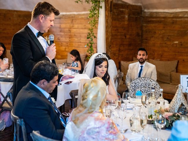 Simon and Lamia&apos;s Wedding in Wantage, Oxfordshire 29