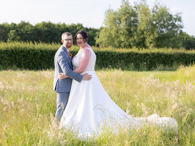 Adrian and Veronica&apos;s Wedding in Bicester, Oxfordshire 16