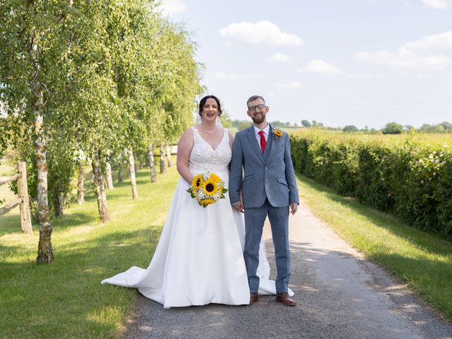 Adrian and Veronica&apos;s Wedding in Bicester, Oxfordshire 17