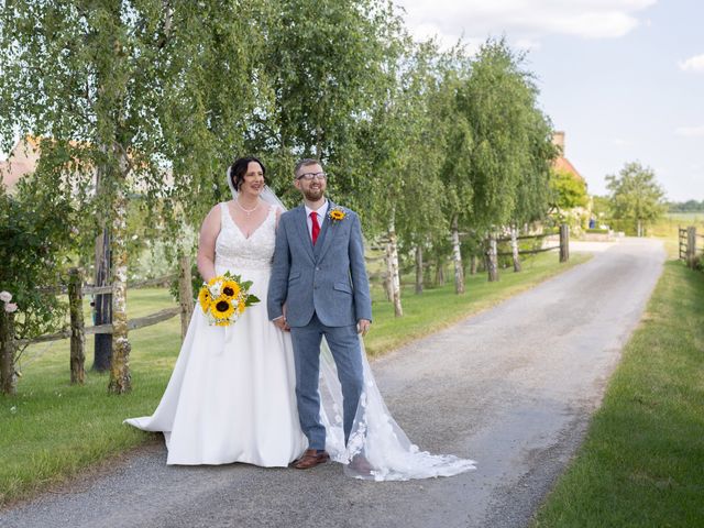 Adrian and Veronica&apos;s Wedding in Bicester, Oxfordshire 18